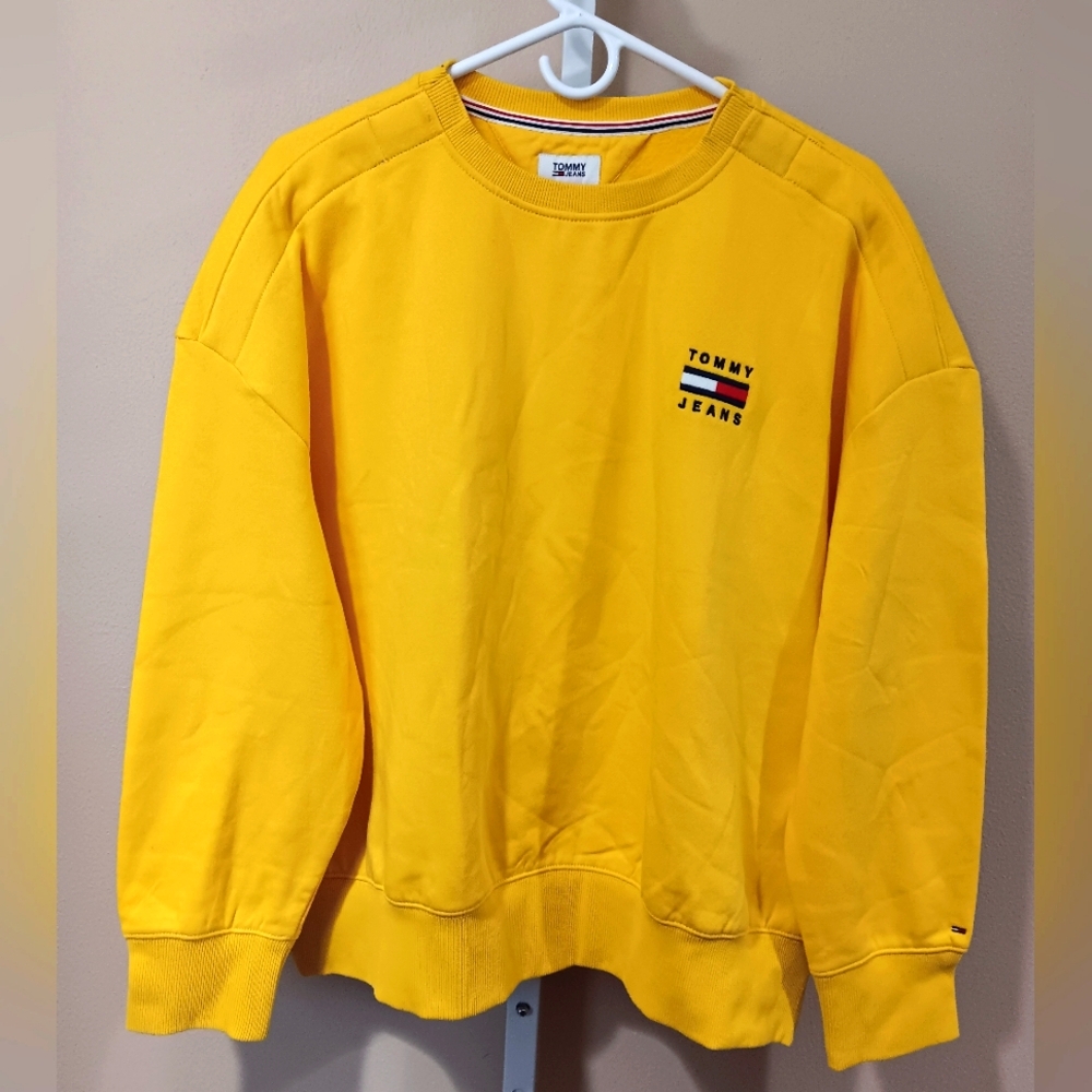 Tommy Hilfiger Adult (Size XL) Yellow Crew Neck Sweatshirt (NWOT)